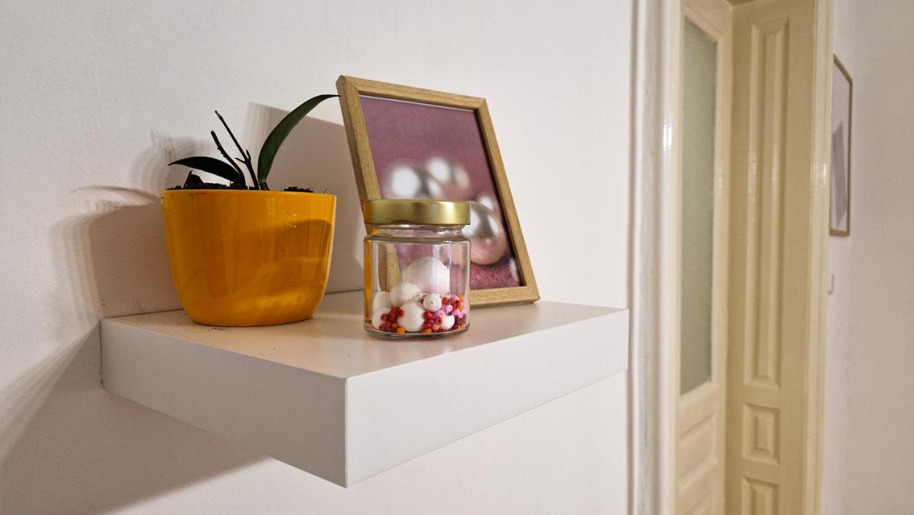 Appartamento Pearl Apartman Győr Esterno foto