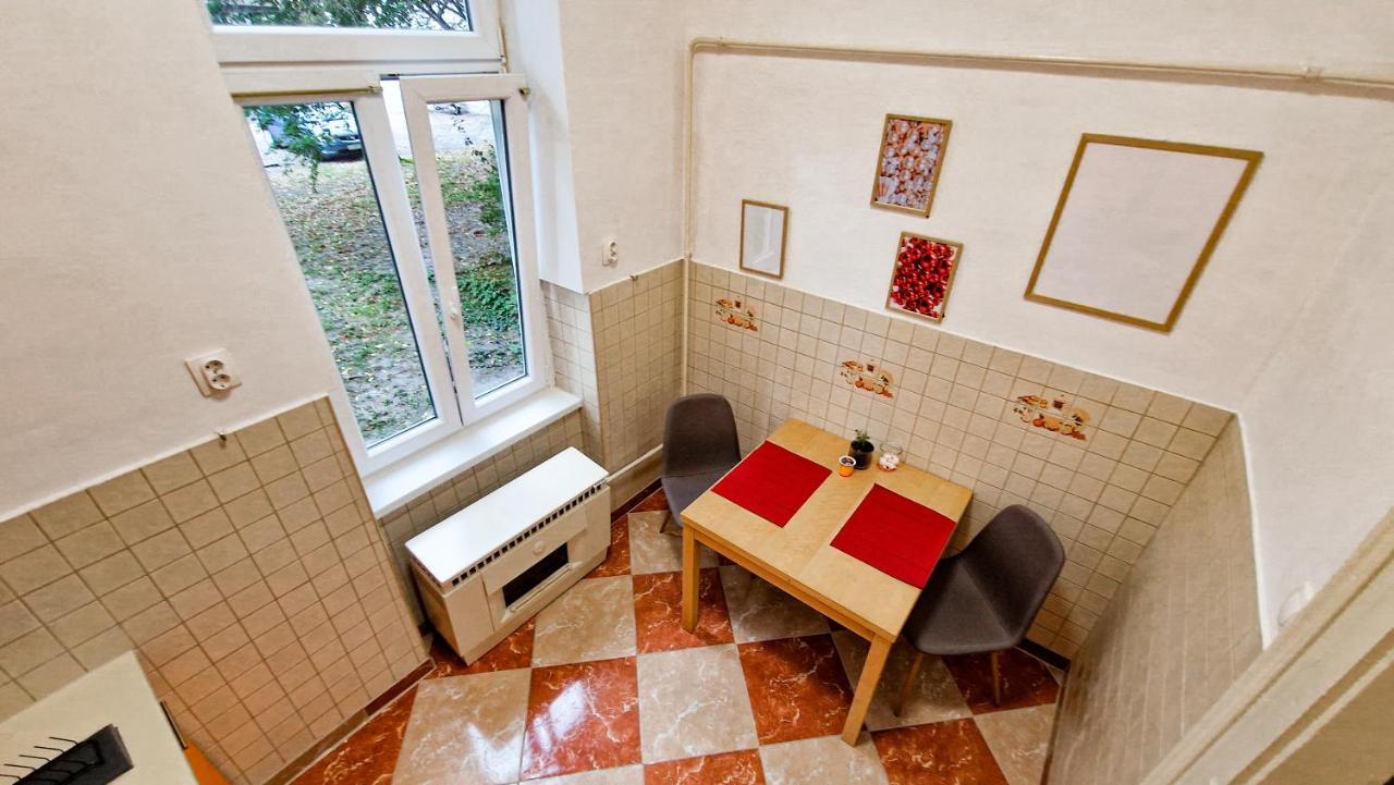 Appartamento Pearl Apartman Győr Esterno foto