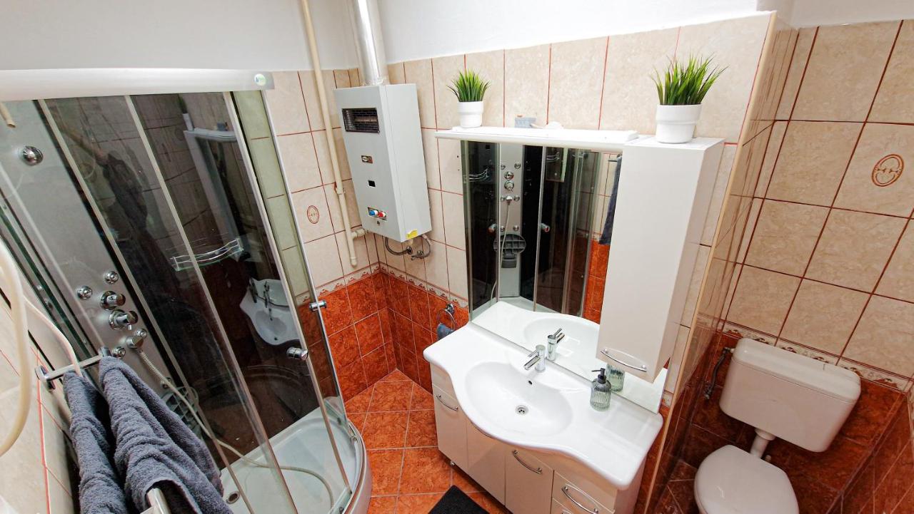 Appartamento Pearl Apartman Győr Esterno foto