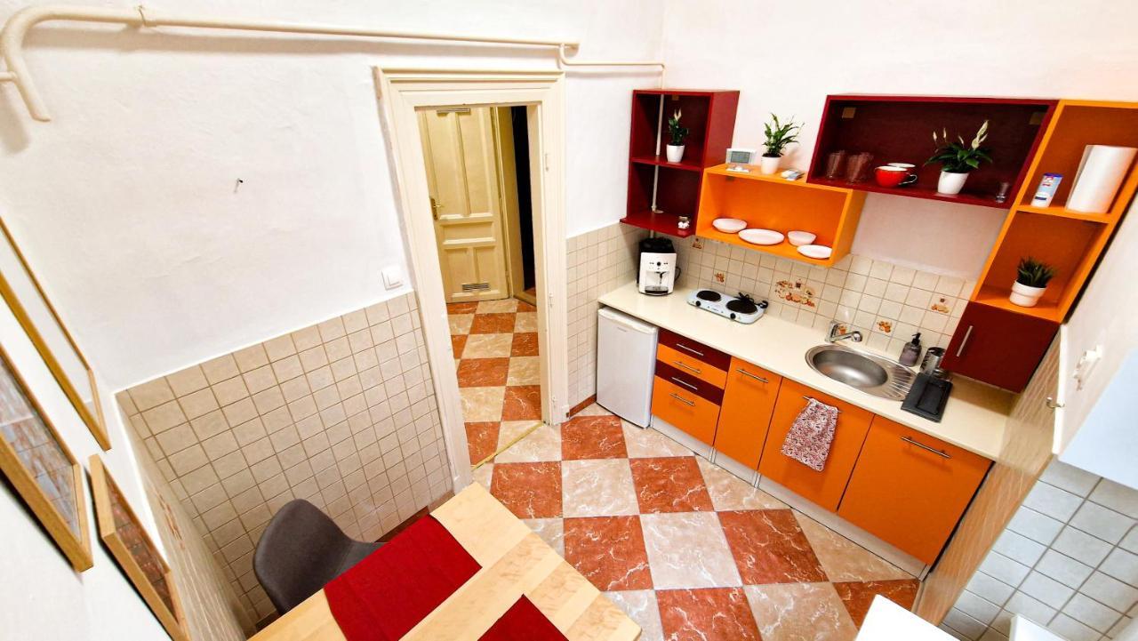 Appartamento Pearl Apartman Győr Esterno foto